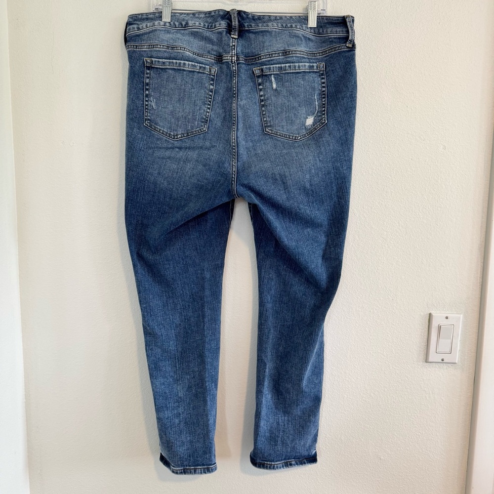Torrid Boyfriend Straight Distressed Jeans Size 16 Short - Picture 5 of 8